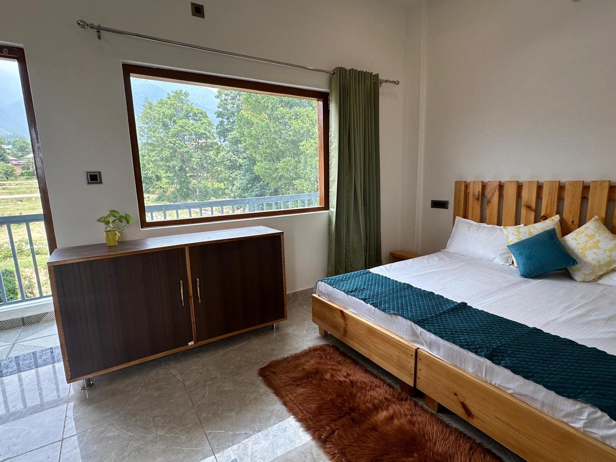 La Atharva Residency By Sunchasers Bīr Eksteriør billede